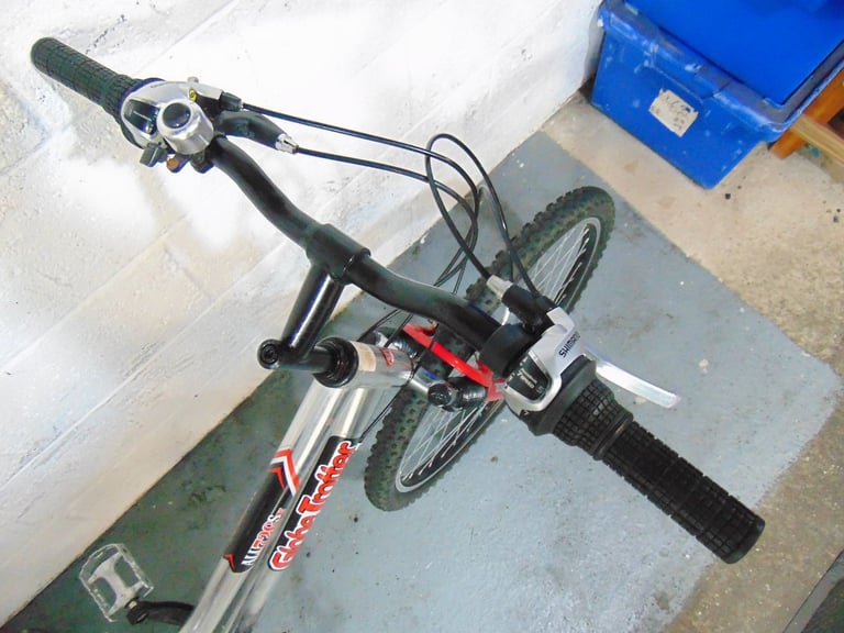 Globe Trotter (16 inch frame) Hardtail Mountain Bike (free local delivery)