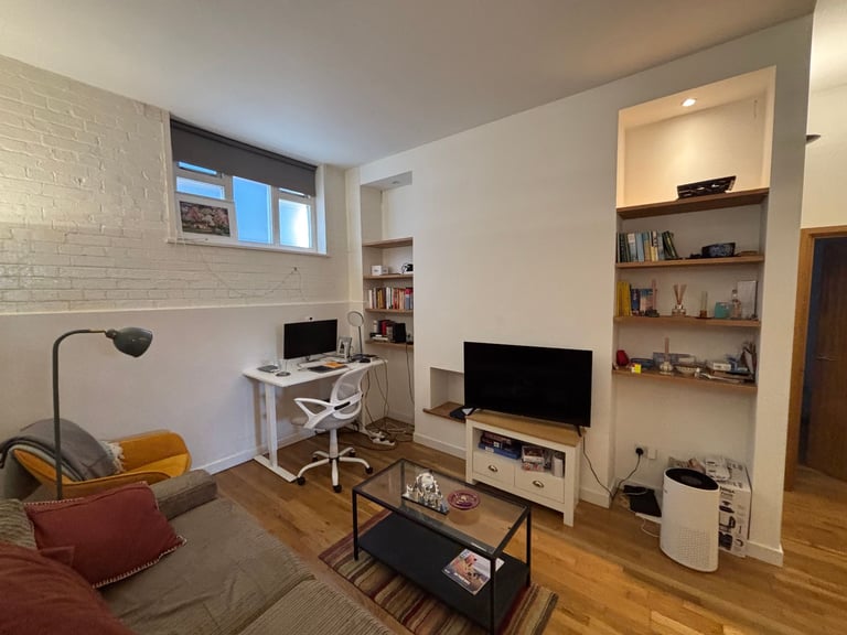 Superb one bedroom ground floor flat in Stoke Newington N16 9HS