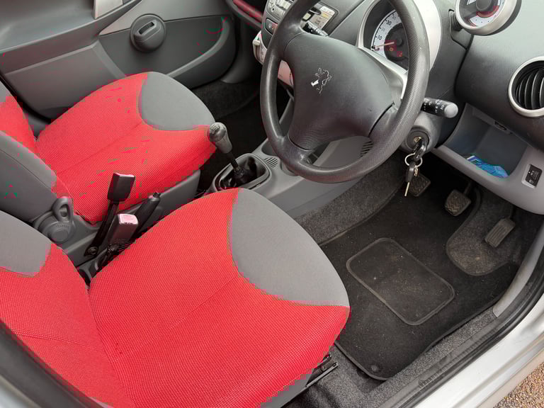 Peugeot, 107, Hatchback, 2007, Manual, 998 (cc), 5 doors