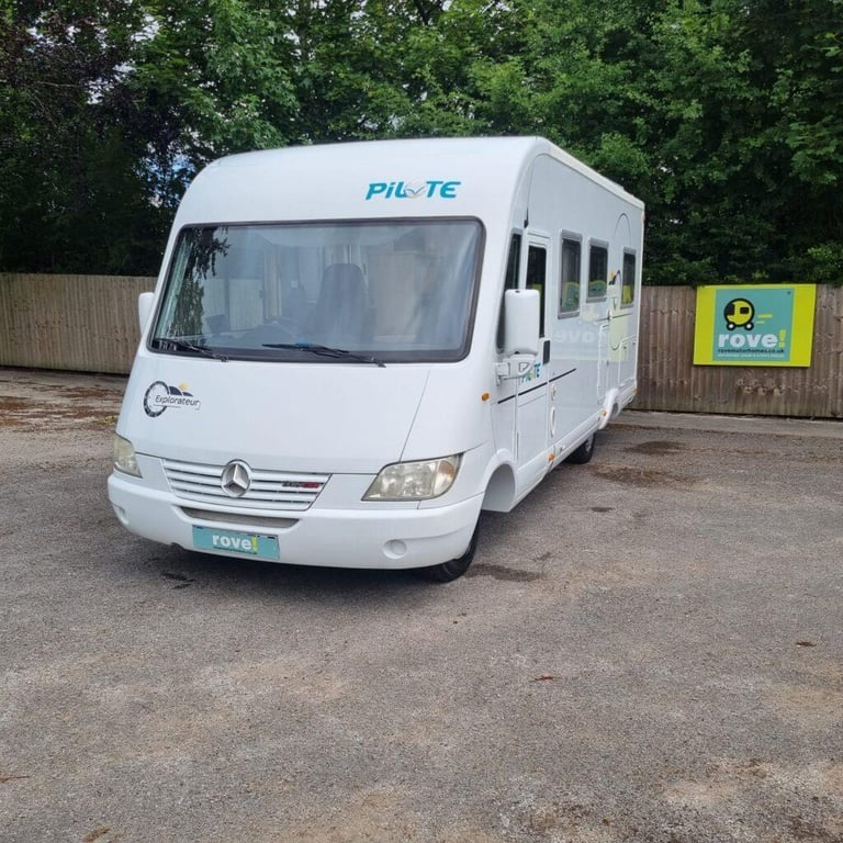 image for 2006 Pilote Explorateur G733 FB 4 Berth 2 Belt End French Bed Family Motorhome