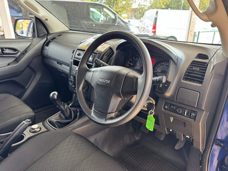 2019 69 ISUZU D-MAX 1.9TD EXTENDED CAB ROLLER SHUTTERS CAMERAS TOW PACK 4X4 EX E