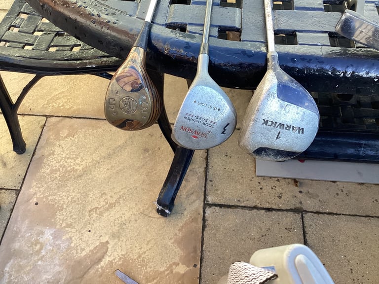 Full set of clubs (right handed) plus trolley £90 see photos