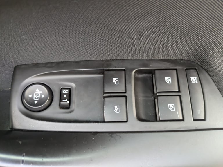 2016 Vauxhall Astra 1.4i Turbo SRi Hatchback 5dr Petrol Auto Euro 6 (s/s) (150