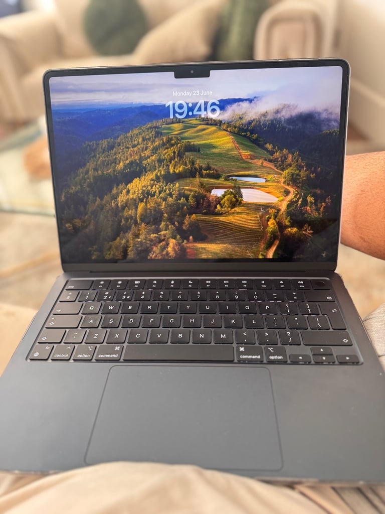 MacBook Air M2 (2022)