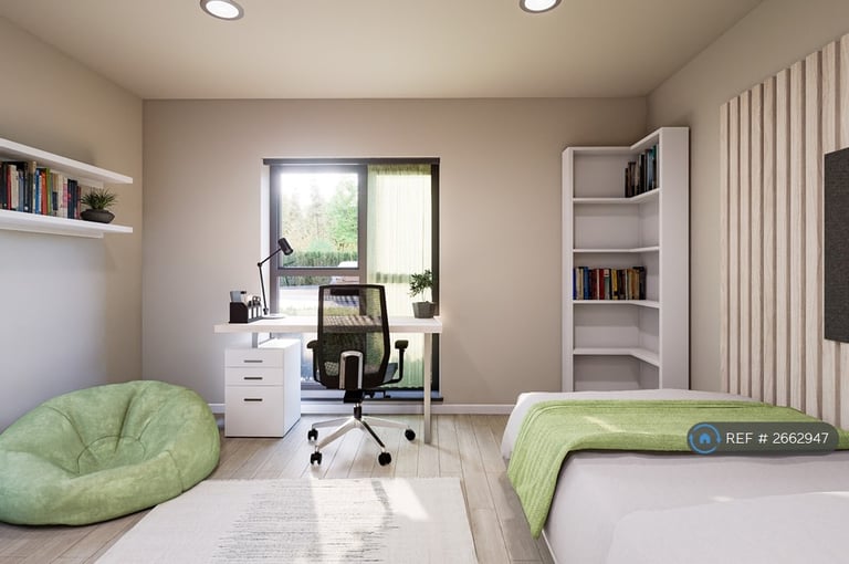 Studio flat in Gloucester Road North, Filton, Bristol, BS34 (#2662947)