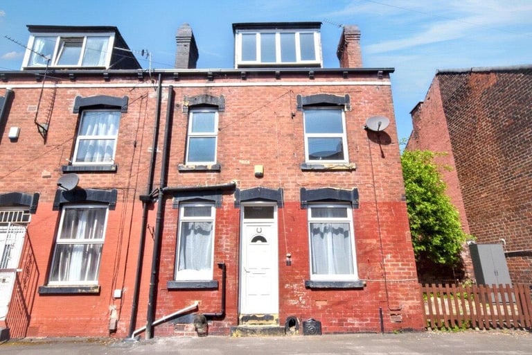 2 bed house to let - Armley, Leeds