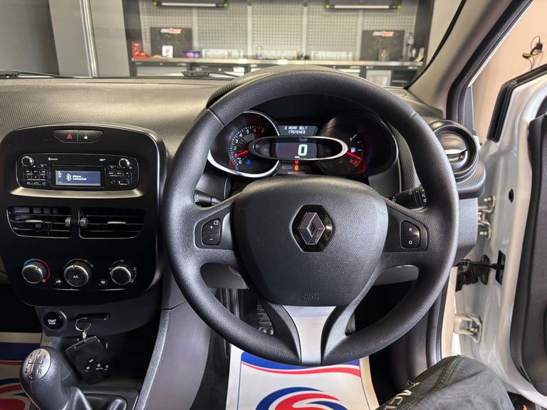 2016 Renault Clio 1.2 16V Play 5dr HATCHBACK Petrol Manual