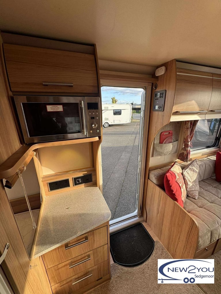 2013 Bailey Unicorn Cadiz 4 Berth Fixed Singles Caravan - STOCK S089