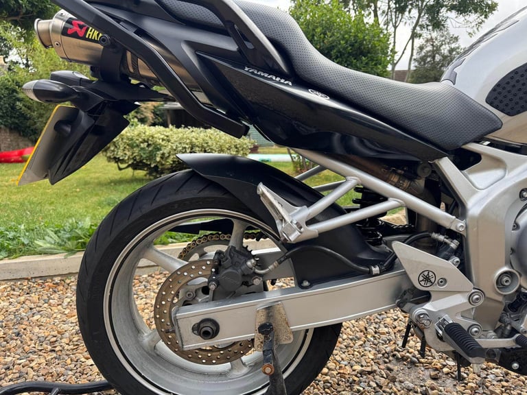 YAMAHA FZ6 