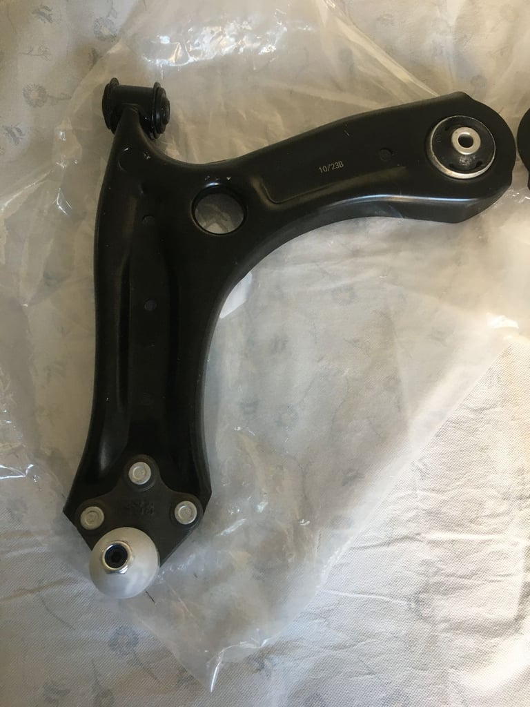 Audi A1 Front Lower Suspension Wishbone Set