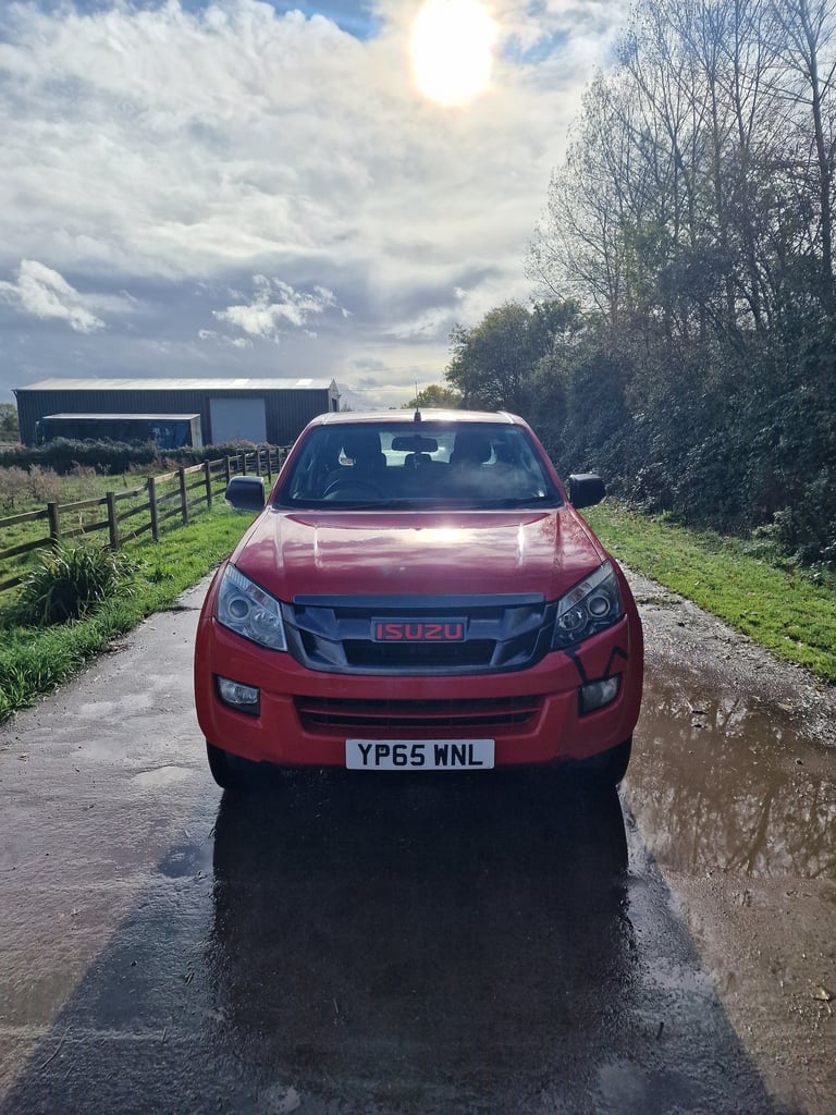 2016 Isuzu D-Max Red LWB 5 Seat Double Cab  Drives Perfect  12mth MOT  Clean