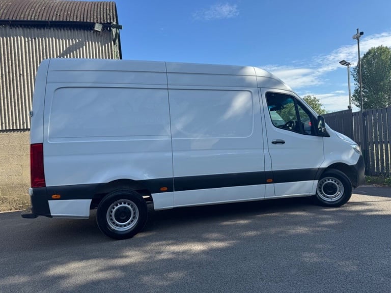 Mercedes-Benz Sprinter 3.5t H2 L2 Progressive Van++1 OWNER++CRUISE++REV