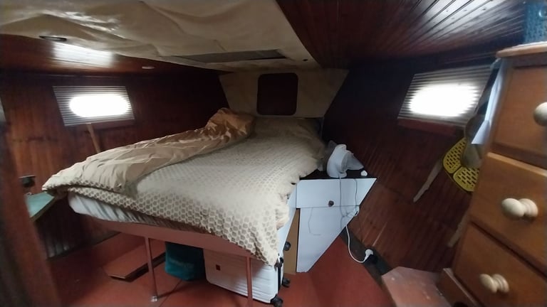 Bruce Roberts 50ft livaboard steel boat