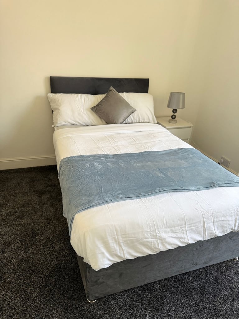 Spacious & Cosy Ensuite Room for Rent – WV3 9NE