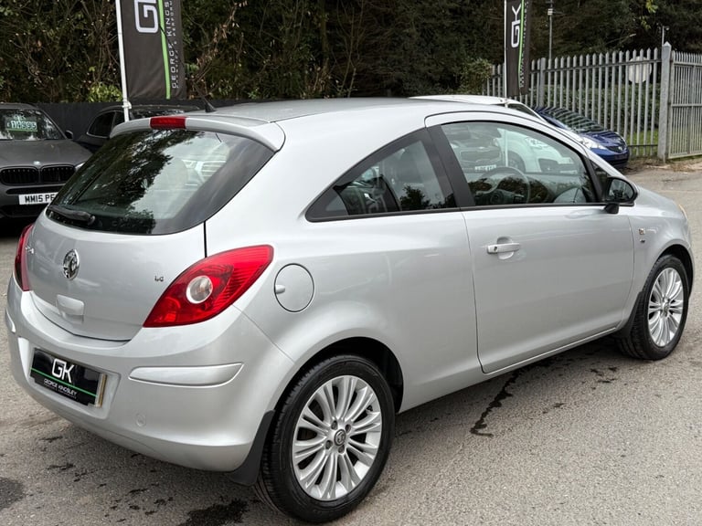 2015 Vauxhall Corsa 1.4 SE 3dr HATCHBACK PETROL Manual