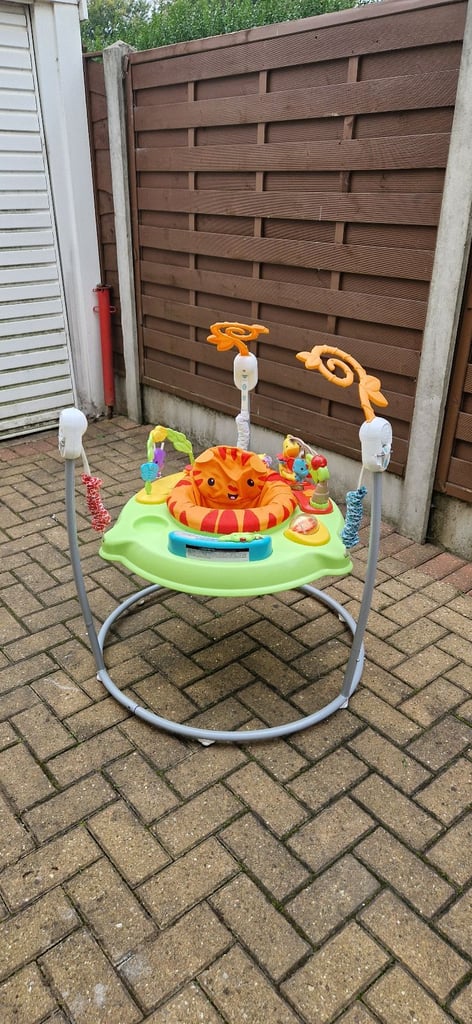 FISHER PRICE JUMPEROO. VERY GOOD CONDITION. INC BATTERIES.