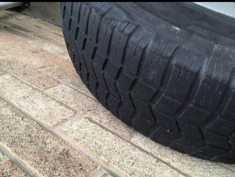 2 x Alloy wheels with tyres 215/75R 15