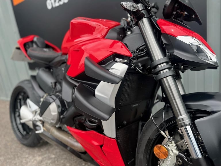 2022/71 Ducati Street Fighter V2 Motorcycle 