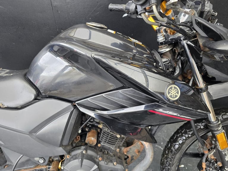 YAMAHA YS 125 PROJECT BIKE LEARNER LEGAL 125cc HPI CLEAR