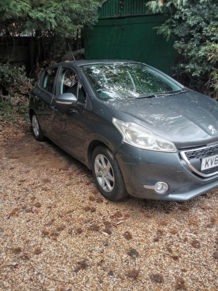 Peugeot, 208, Hatchback, 2012, Manual, 1199 (cc), 5 doors
