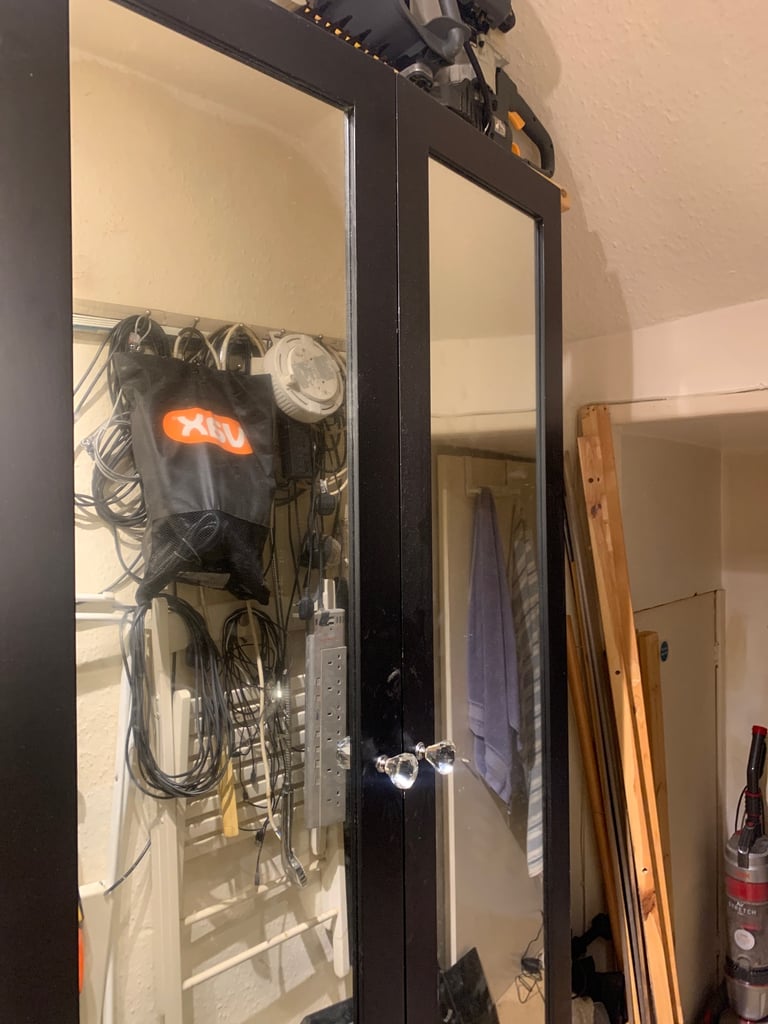 image for Mirrored solid wardrobe doors x4 