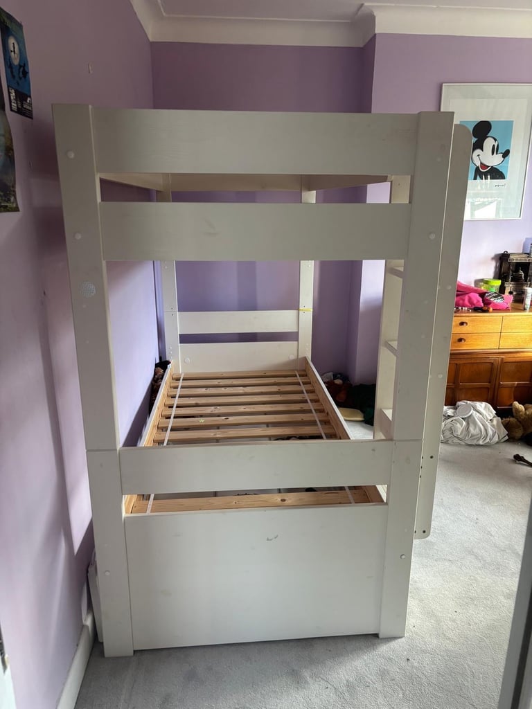 Bunk bed