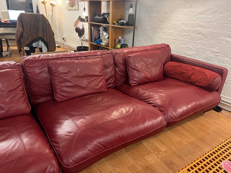 Luxury Red Natuzzi Italia Sofa with Ottoman — Contemporary Style (RRP: £4050)