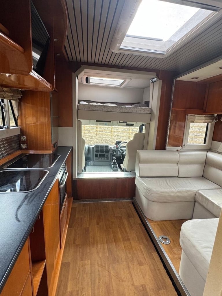 2007 Iveco STRALIS 7 HORSE LEHEL HORSEBOX Diesel Automatic