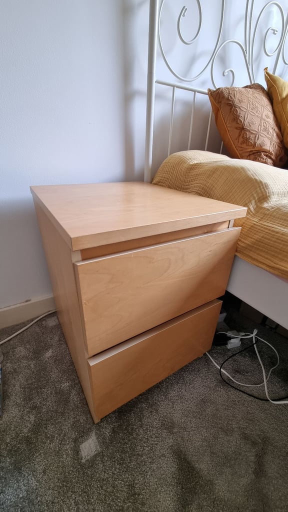 Nightstand 