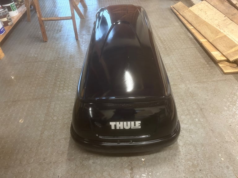 Thule ocean 600 roof box, bars with feet to fit BMW 3 series & 5 series plus 4 x bike rack