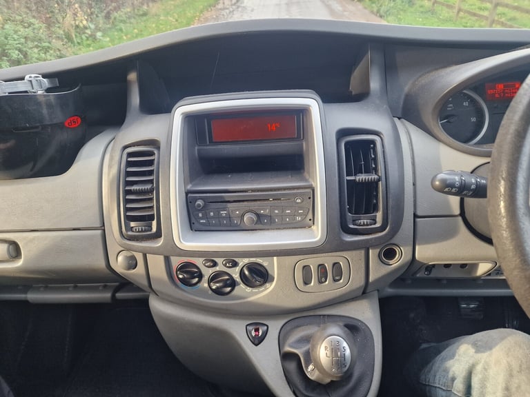 2014 Vauxhall Vivaro Silver  Drives Perfect  12mth MOT  SWB  Ready to Work