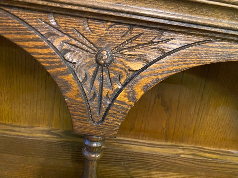 OLD CHARM DRESSER TOP.  VGC
