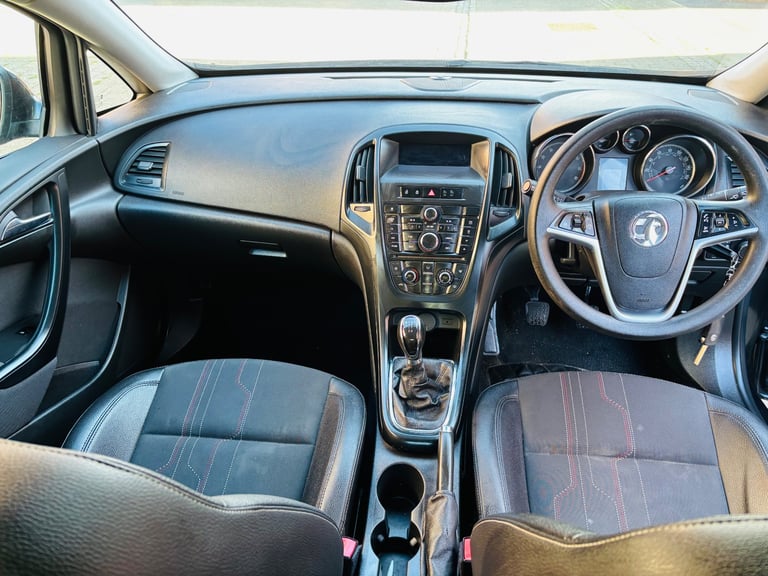 Vauxhall ASTRA J 2013 ,  1.4 PETROL 