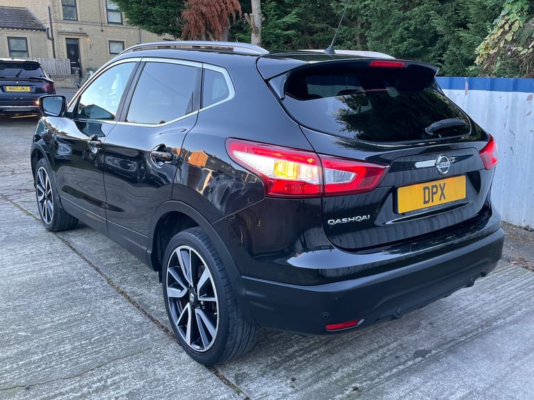 2015 Nissan Qashqai 1.6 DIG-T Tekna SUV 5dr Petrol Manual 2WD Euro 6 (s/s) (163