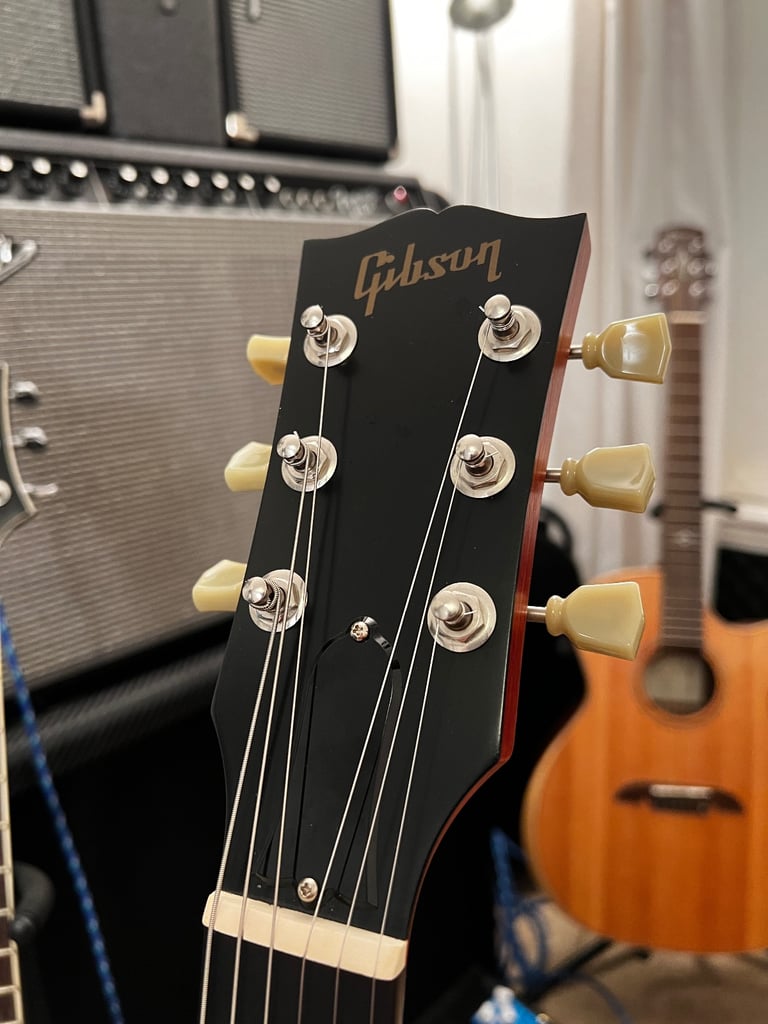 GIBSON SG SPECIAL (2004) – FADED BROWN – HISCOX HARD CASE – PRICED TO SELL