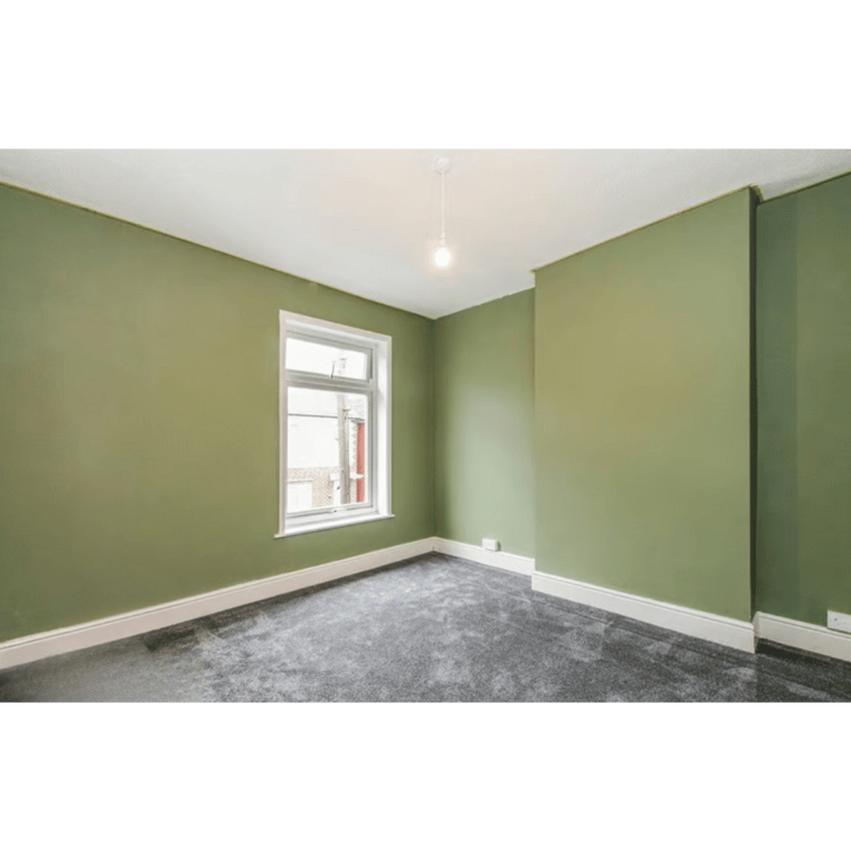 Modern 2-Bedroom House | Renovated | Fitted Kitchen | Parking | Garden | Burnside St., Derby - DE24