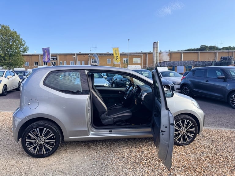 2017 Volkswagen up! 1.0 90PS High Up 3dr HATCHBACK Petrol Manual