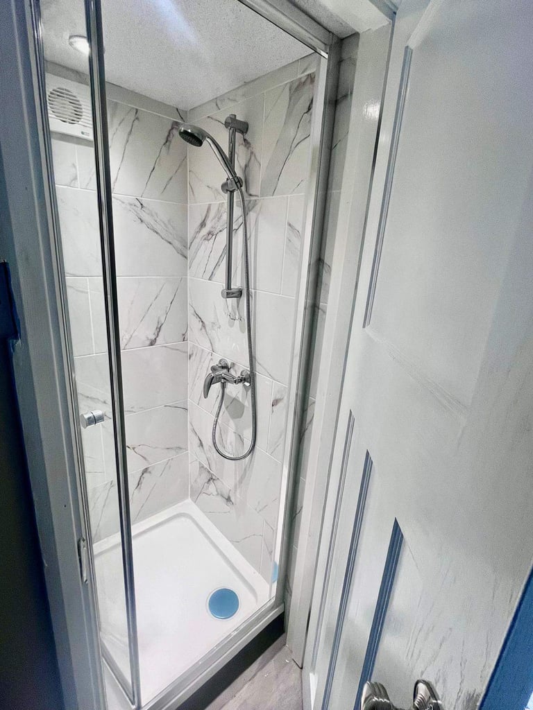 Five Single-Room Flats (Three Available), CH62 – High Demand, Ideal for Students & Professionals