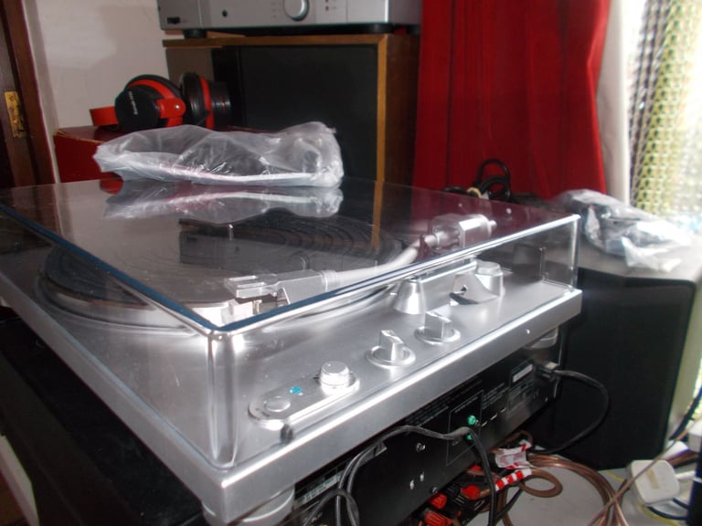 image for  NEW GPO PR100 Premium Series Vinyl Turntable, Record Player with Bluetooth Transmitter, Silver