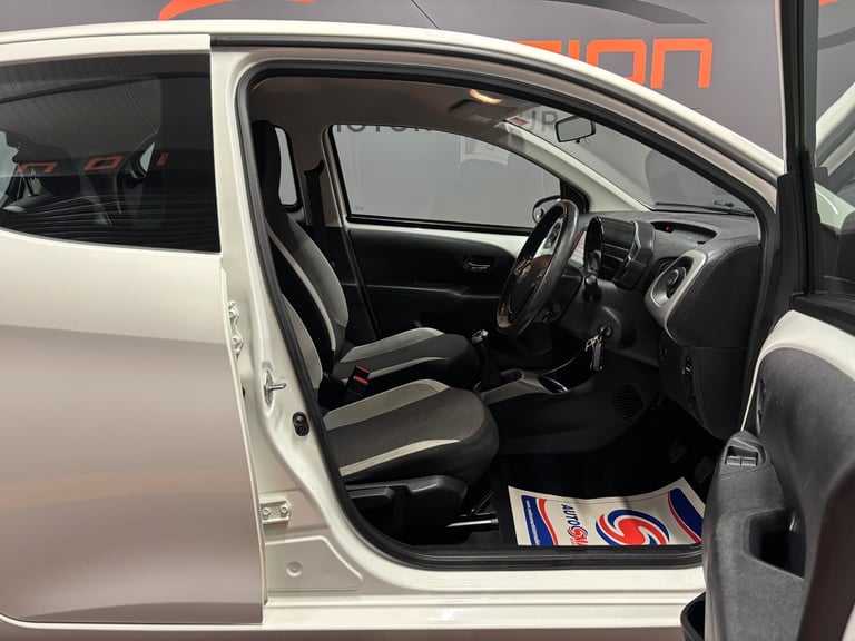 2018 Toyota AYGO 1.0 VVT-i X-Play 5dr HATCHBACK Petrol Manual