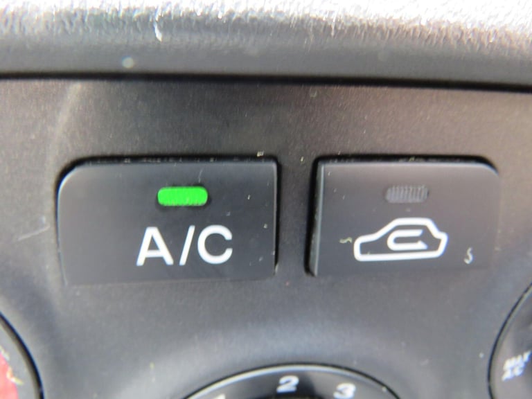 2011 Kia Rio 1.4 2 IPD 5dr HATCHBACK Petrol Manual