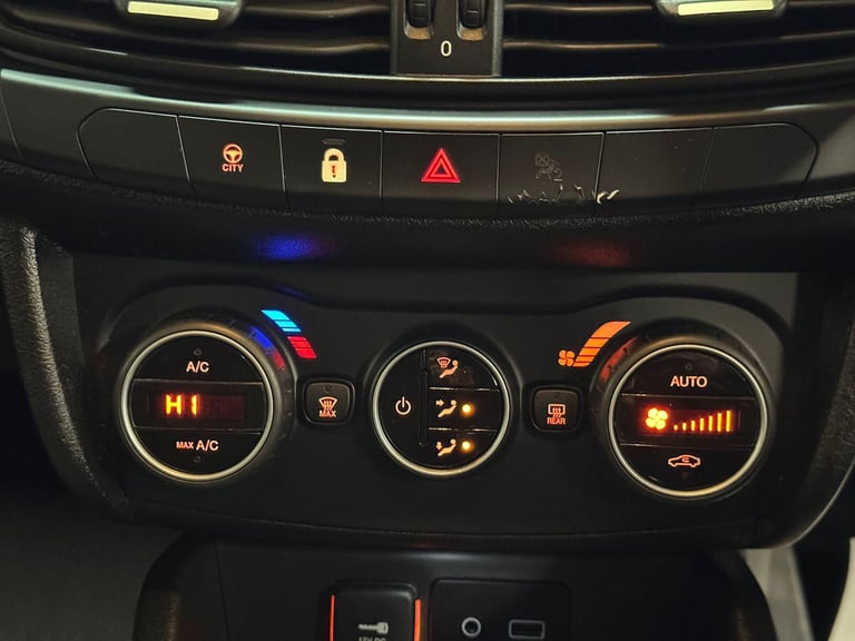 2017 Fiat Tipo 1.4 MPI Lounge Euro 6 5dr HATCHBACK Petrol Manual