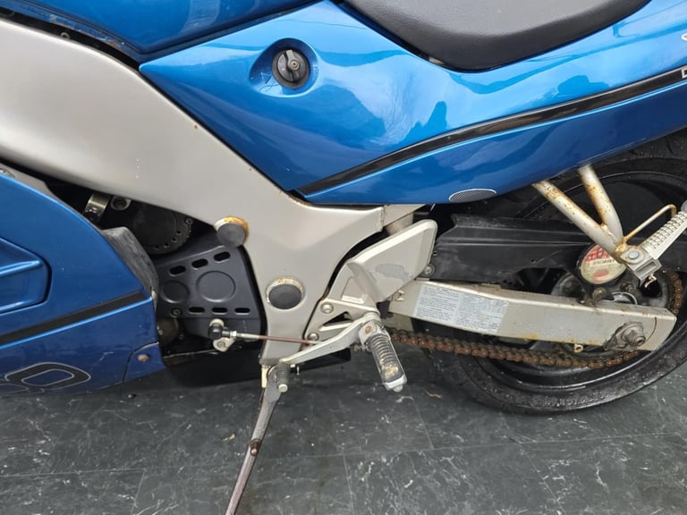 SUZUKI RF 600 RV PROJECT BIKE HPI CLEAR