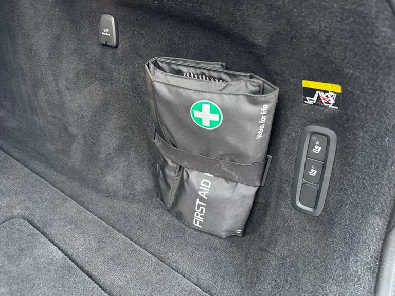 2019 Volvo V90 2.0 D4 Momentum Nav 5dr Geartronic Auto ULEZ ESTATE Diesel Automatic