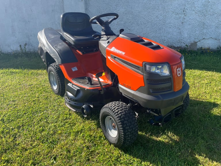 Husqvarna ride on lawnmower 