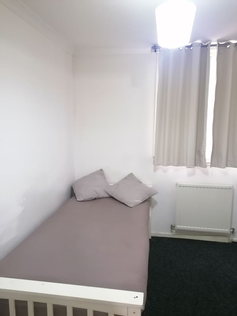 Single Room For Rent In Livingston and very close to HERIOT WATT UNI