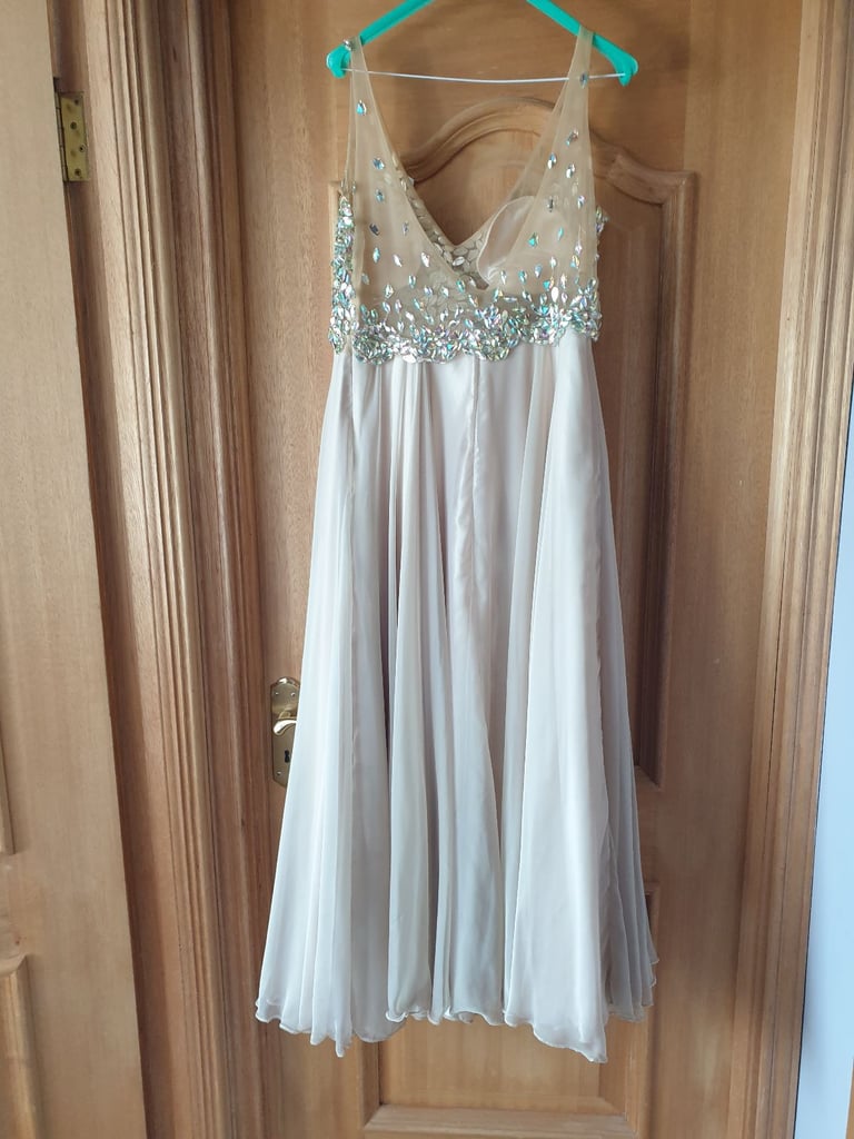 CHAMPAGNE BEADED 3 LAYER EVENING / PROM / FORMAL DRESS SIZE 16
