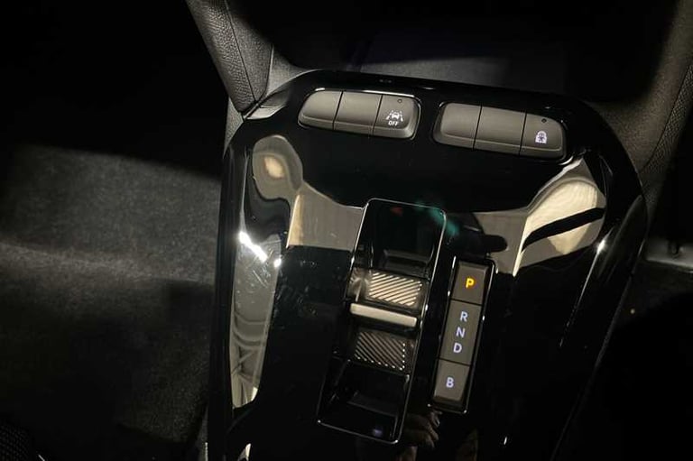 2025 Vauxhall Corsa 50kWh Yes Hatchback 5dr Electric Auto (136 ps) Hatchback Electric Automatic