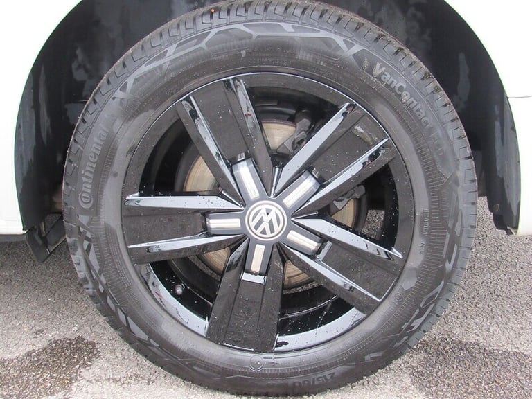2022 Volkswagen Transporter TDI T28 Highline NO VAT DAY CAMPER VAN WITH HEATER AND SMART BED 2.0 ...