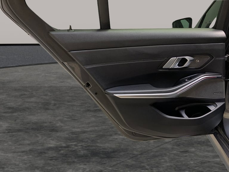 2021 BMW 3 Series 330e xDrive M Sport 4dr Step Auto SALOON PETROL/ELECTRIC Automatic